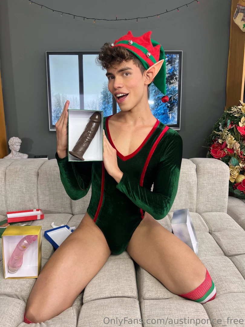 Santa has sent me to give you an special xmas gift go now to my main 