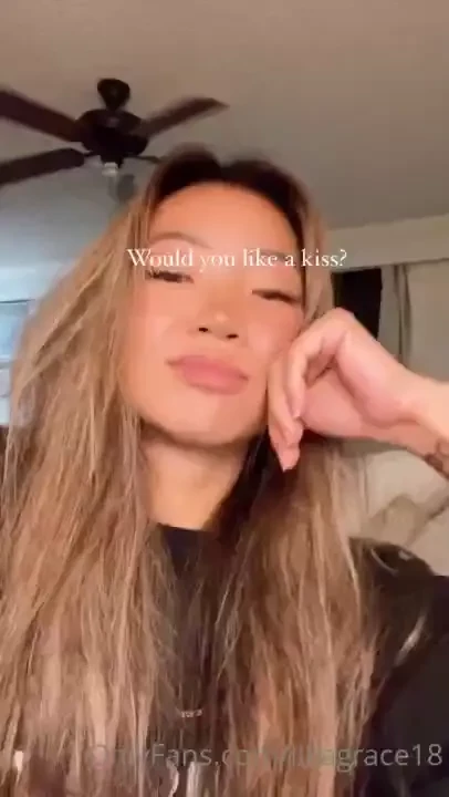 Sending sweet sweet kisses to you 