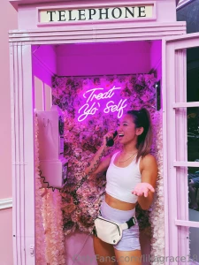 Hello the only thing missing is you messaging me back