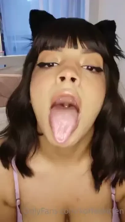 Are you into spitplay my mouth is so wet and perfectly slippery 