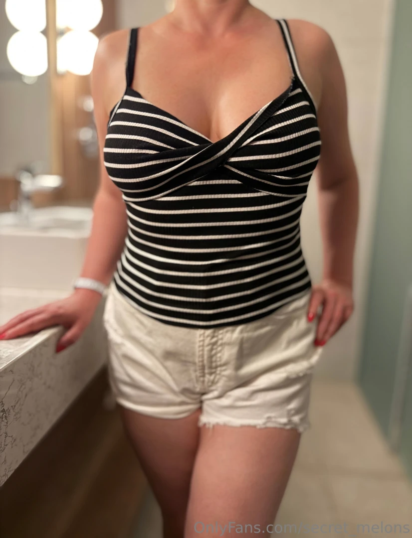 Just me feeling cute in my white shorts and i know some of you like a part 2 