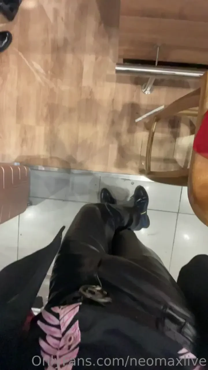 I love wearing my leather pants it makes me so horny when i wear them 