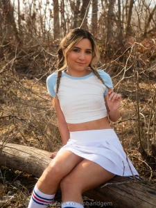 Hit me up and i ll flash you for free haha yes free nudes what a deal