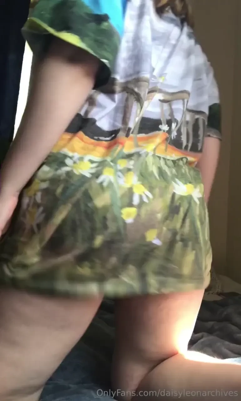 Come watch me take off my black panties and show off my asshole 