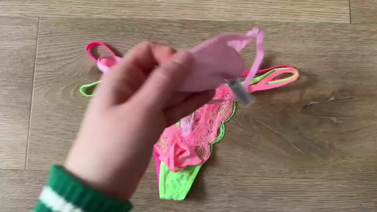 New strings for sale for 25 including shipping i wear the string for 2 