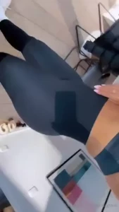 I don t need to flex my ass does all the talking