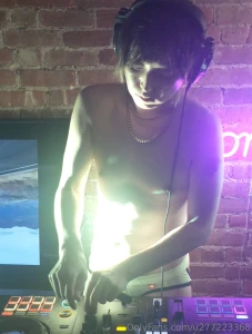 Turn off your mind and let the naked dj tomo s beats do the talking it