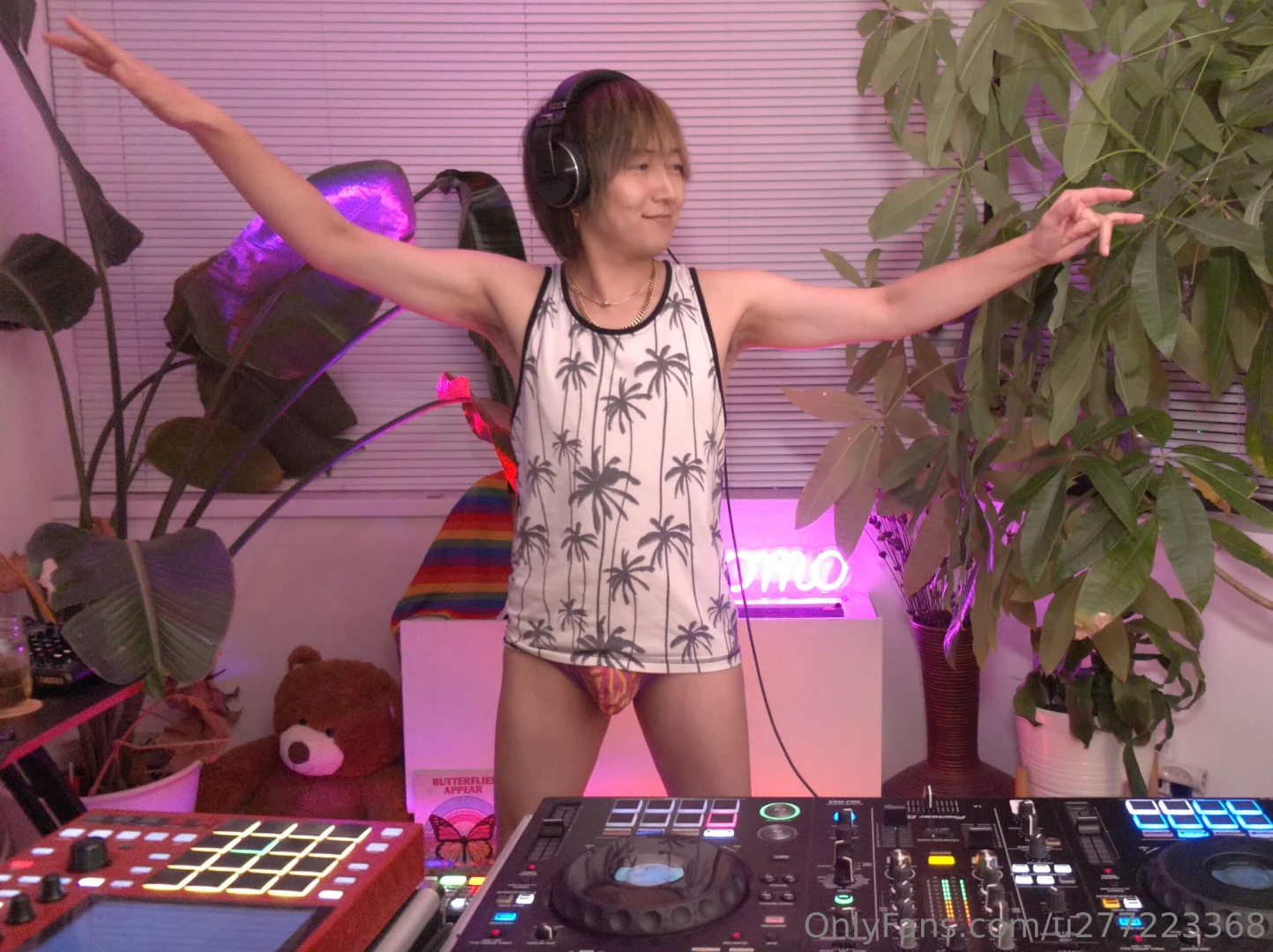 Naked dj tomo s beats are naked dj tomo proves it with every track he 
