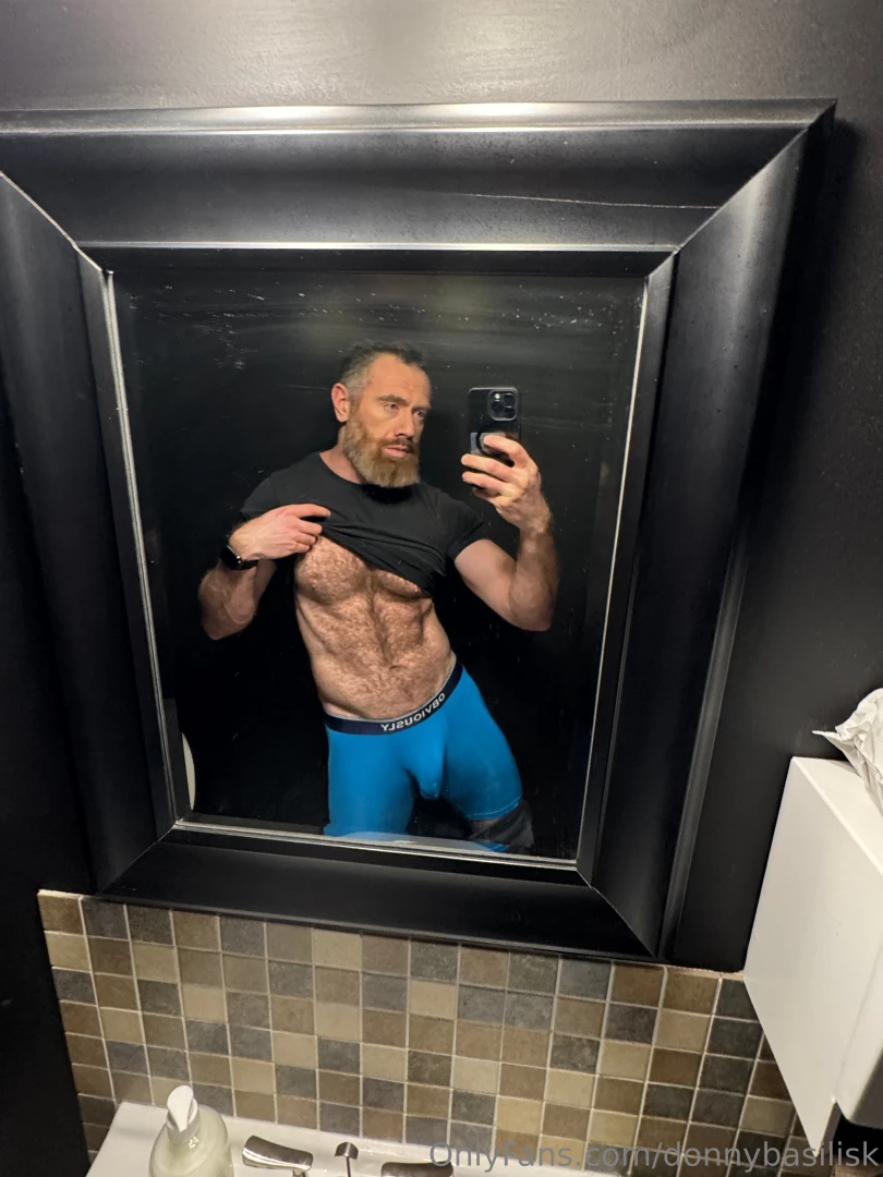 How s your weekend i m at a photoshoot about to get ready give me a part 1 