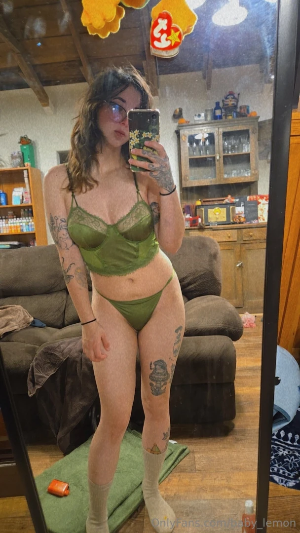 Swipe to see me having fun tonight 2 solos attached with some teasers part 2 