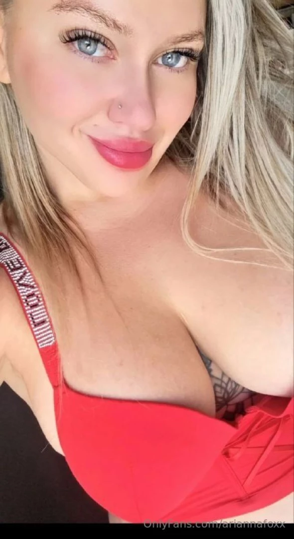 Romitaa latina with real curves sexting virtual nbsp girlfriend femdom 