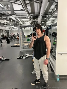 Can i flex on u for a second