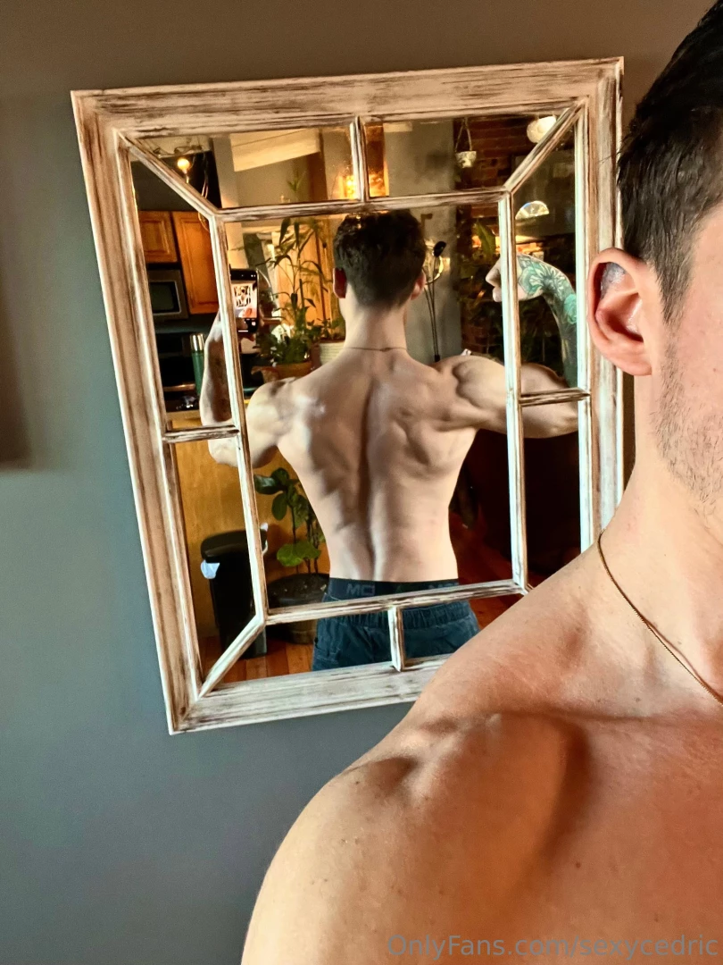 I have no idea what s going on with my back tbh 