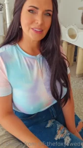 Styvdottern r os ker p om hon r lesbisk s styvmamma hj lper henne att