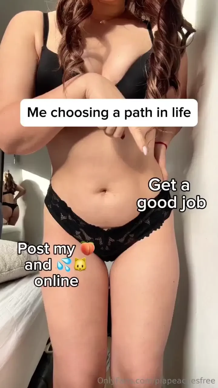 Oops my and are on full show on my uncensored page piapeachesvip rn 