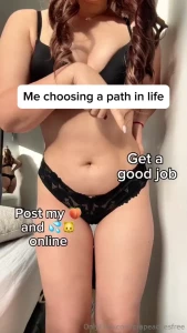 Oops my and are on full show on my uncensored page piapeachesvip rn