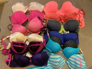 Anyone interested in buying my bras can come with a pic or video of me