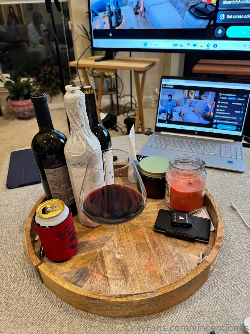 Going live in 30 with hollyhotwife bringing the wine and probably 