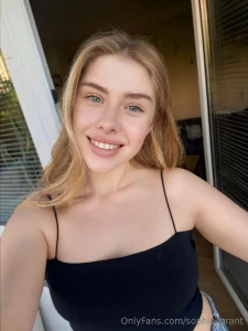 Let me distract you vanessa_gold cute girl vanessa_gold loves to play part 31