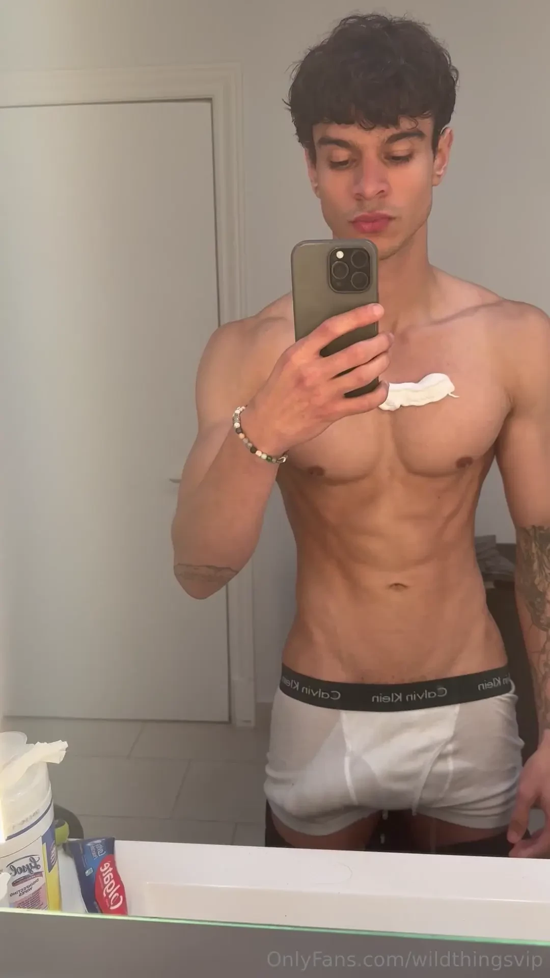 Fuckkkk parkerreid s live rn is 