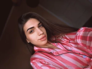 I don t know if i should wear a thong or panties tonight or maybe not part 1