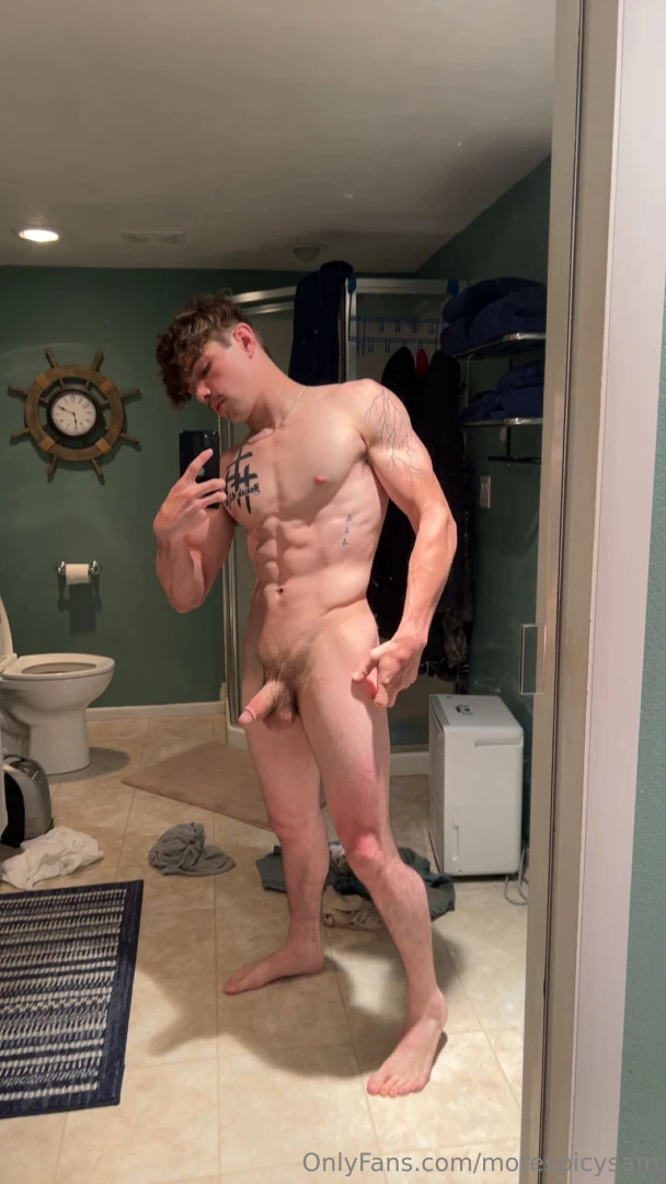 Look at this gorgeous jock josephyates and watch as he milks that big part 2 