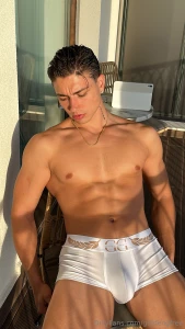 Ma ana es el lanzamiento de mi marca de ropa goldengeorgiwear espero