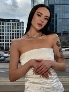 Guess what i didn t wear under this dress