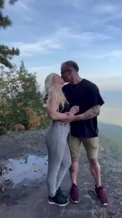 Going live tonight with jake at 6pm pst we want to be able to fuck 