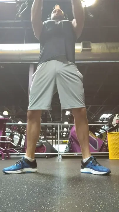 Getting a workout in chest and arms as requested got to try to bulk up 