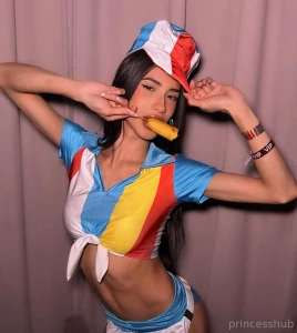 I wanna eat your hot dog