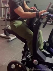 Some juicy back and bicep clips let me know what you d like to see me part 1