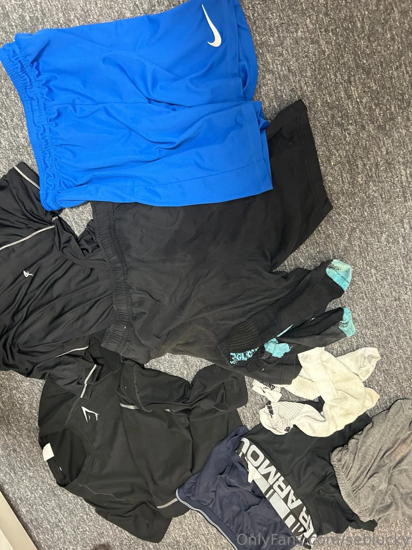 Who wants all my sweaty gym clothes and underwear for 40 first tip 
