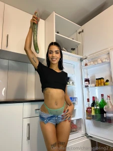 I m looking for a cock this big to stick in my pussy