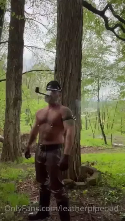 Another pipe in the kuntry and an unfortunate waistband 