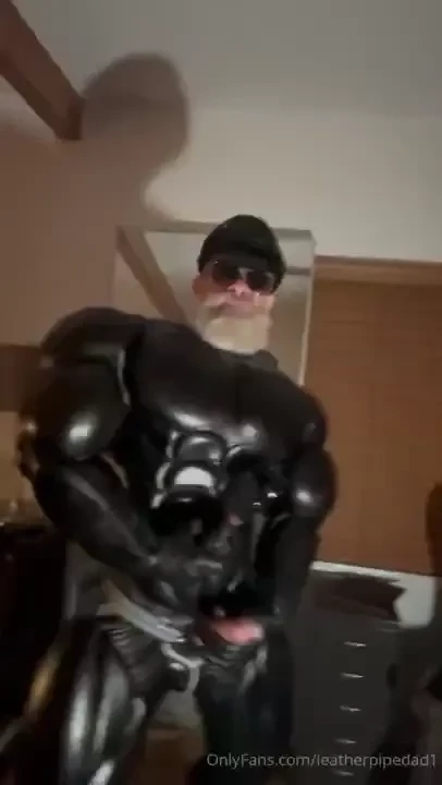 Got to play with the muscle suit when i visited lthrla glovdcop enjoy 