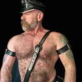 leatherpipedad1