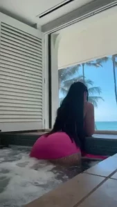 What you would do if you were behind me best comment wins an ass clap