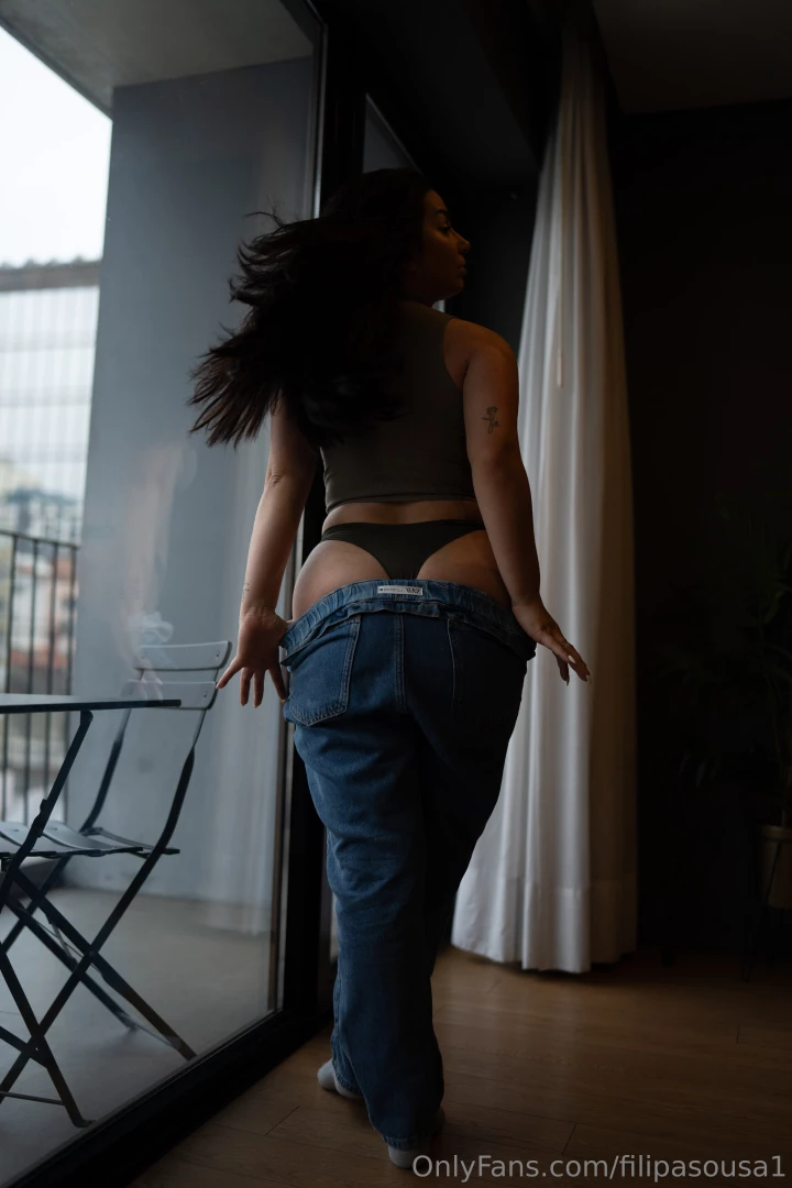 Do you like my jeans or should i take it off 