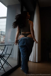 Do you like my jeans or should i take it off