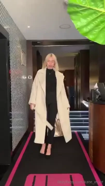Am i doing the right thing tying my coat 