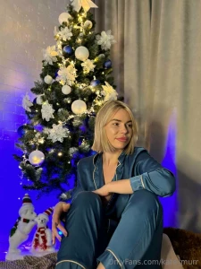 I m trying to pose better am i doing it