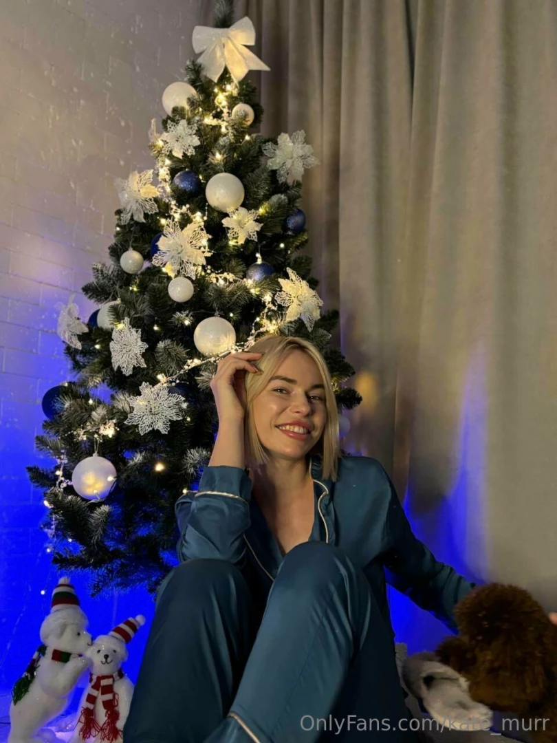 Have you decorated your tree yet w 