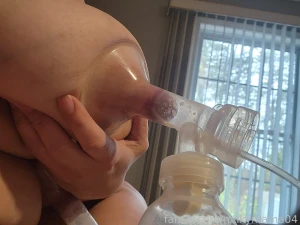 The way my pump gets my nipples to big and plump hugeboobs lactation part 2