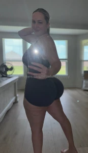 Meet me in my dm s i don t like to be kept waiting