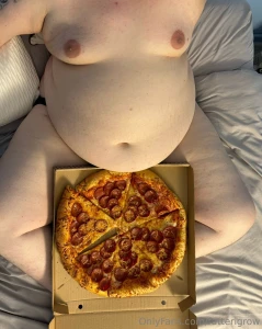 I swear this pizza makes me look skinny part 4