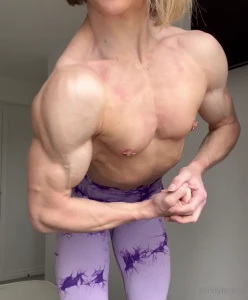 emilyjbrand98 - Happy tasty popping tuesday brand new vid full pumped from pec workout 