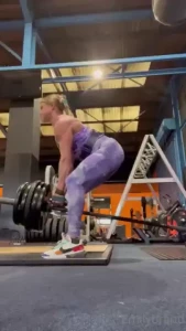 Smashing out friyay with some pumping rows