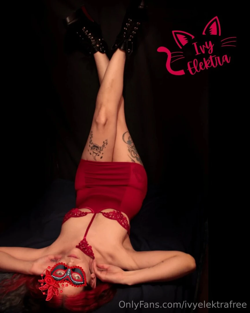 Me your gf forget about her and watch some of the super ppv of me this 