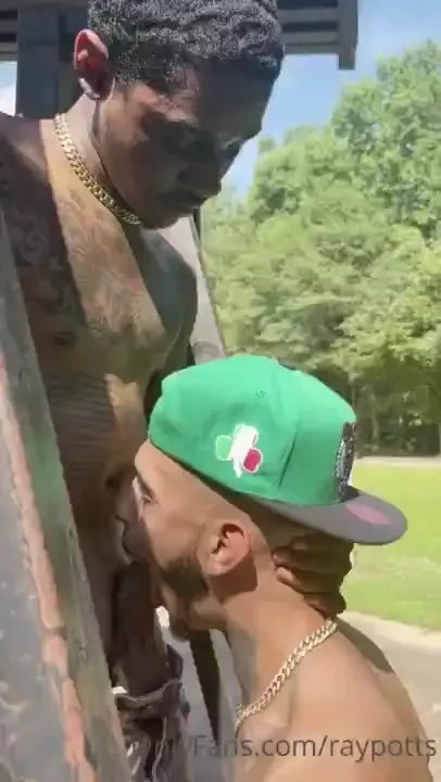 The full video of khaosleon sucking me off in exchange park part 1 